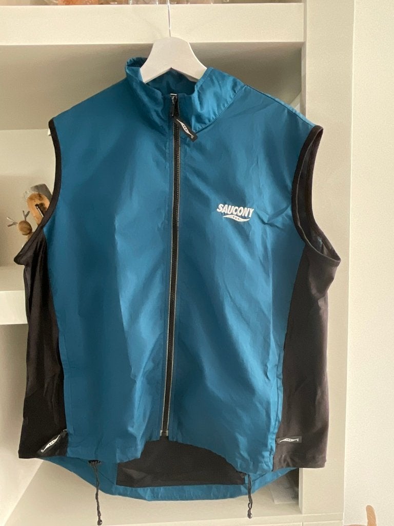Saucony wielervestje, blauw, maat L, Ophalen of Verzenden, Zo goed als nieuw, Bovenkleding, Saucony