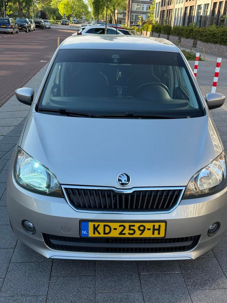 Skoda Citigo 1.0 T 44KW 3D 2016 Grijs, Auto's, Skoda, Voorwielaandrijving, 840 kg, Origineel Nederlands, 24 km/l