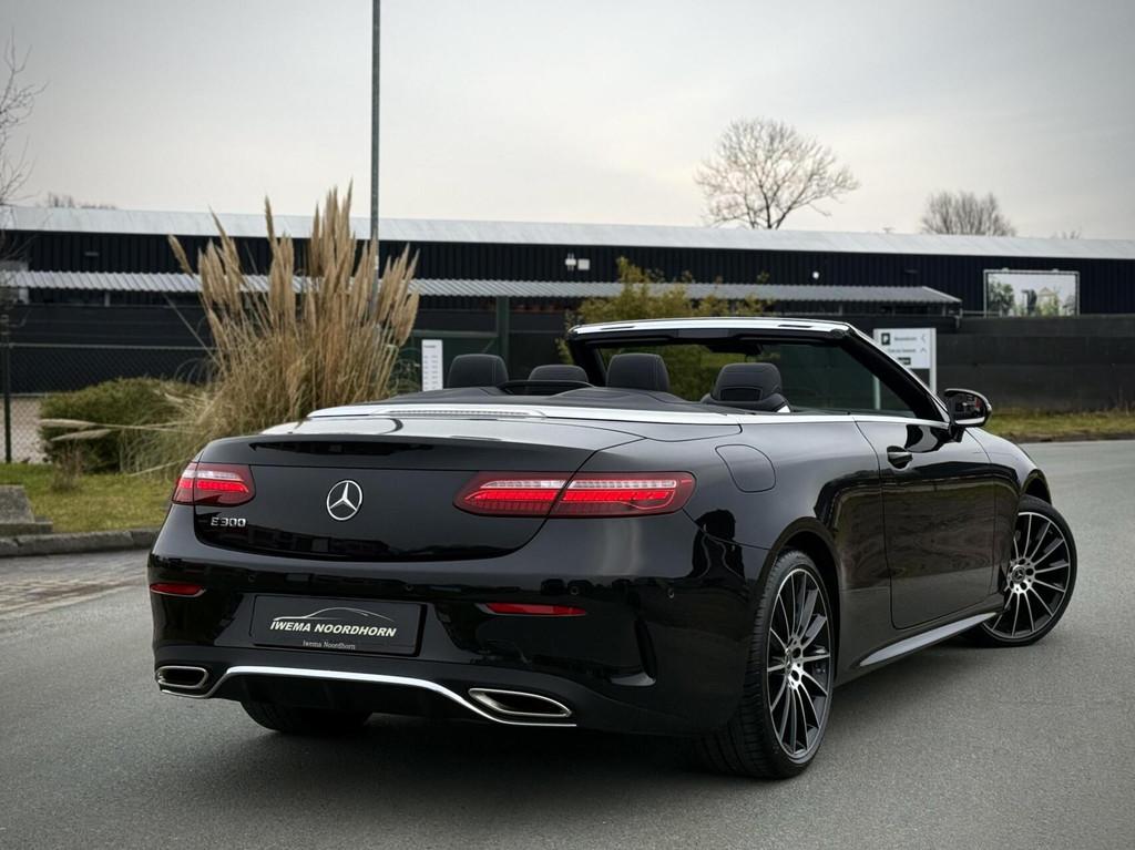 Mercedes E-klasse Cabrio 300 AMG Camera 360|Nekverwarming|, Auto's, Achterwielaandrijving, Euro 6, 4 cilinders, Zwart