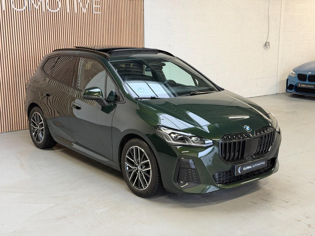 BMW 2-serie Active Tourer 223i M Sport - TREKHAAK - SCHUIFDA, Auto's, BMW, 1998 cc, Gebruikt, 4 cilinders, Automatische klimaatregeling