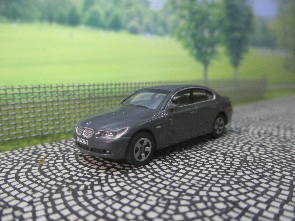 2003-2010 BMW E60 530i 5-Serie - Schuco nog donkerder grijs, Ophalen of Verzenden, Zo goed als nieuw, Auto, Schuco