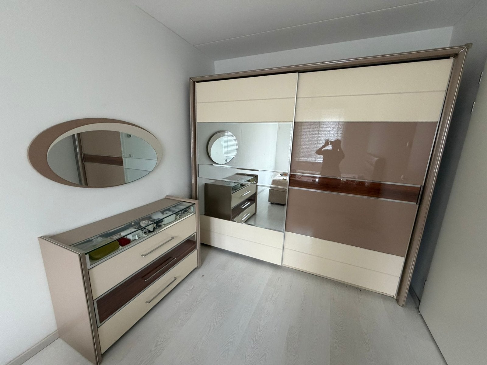 Tweepersoonsbed met opbergruimte en kledingkast, Ophalen, Gebruikt, Beige, Tweepersoons