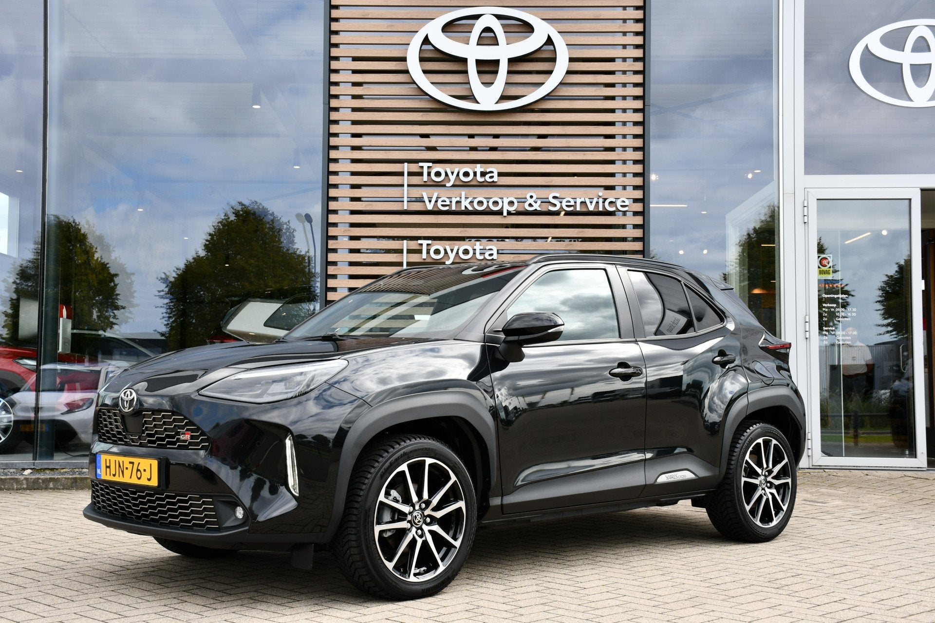 Toyota Yaris Cross 1.5 Hybrid 130 GR SPORT automaat 130pk |, Auto's, Gebruikt, Zwart, Bedrijf, Hybride Elektrisch/Benzine