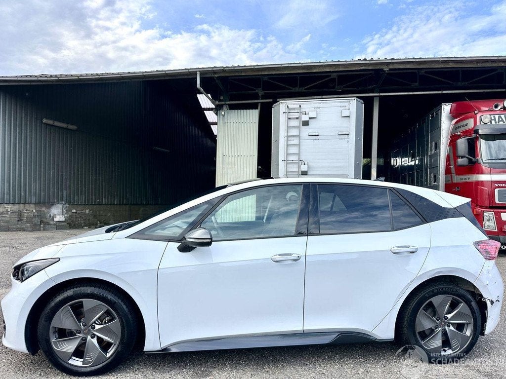 CUPRA Born Gereserveerd 62kWh 204pk aut Essential - 47dkm na, Auto diversen, Schadeauto's, Automaat, Cupra, Wit, Stationwagon