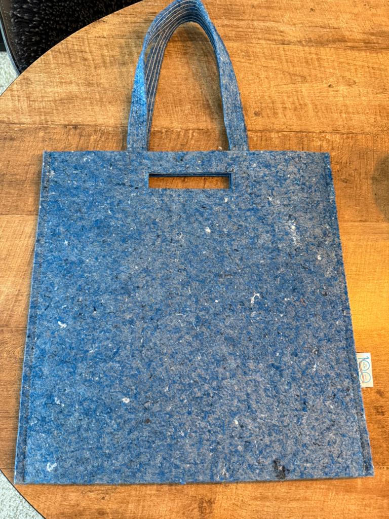 Limited edition KLM tas 100 jaar, Ophalen of Verzenden, Zo goed als nieuw, Blauw