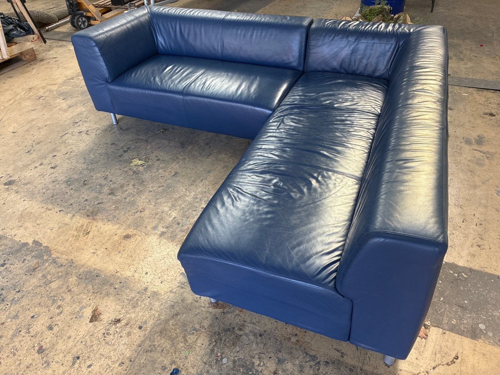 Moderne Blauwe Lederen Hoekbank - Comfortabel en Stijlvol, Huis en Inrichting, Ophalen, Gebruikt, Leer, Design