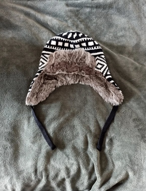 Muts met oorwarmers, Maat 38/40 (M), H&M, Verzenden, Zo goed als nieuw