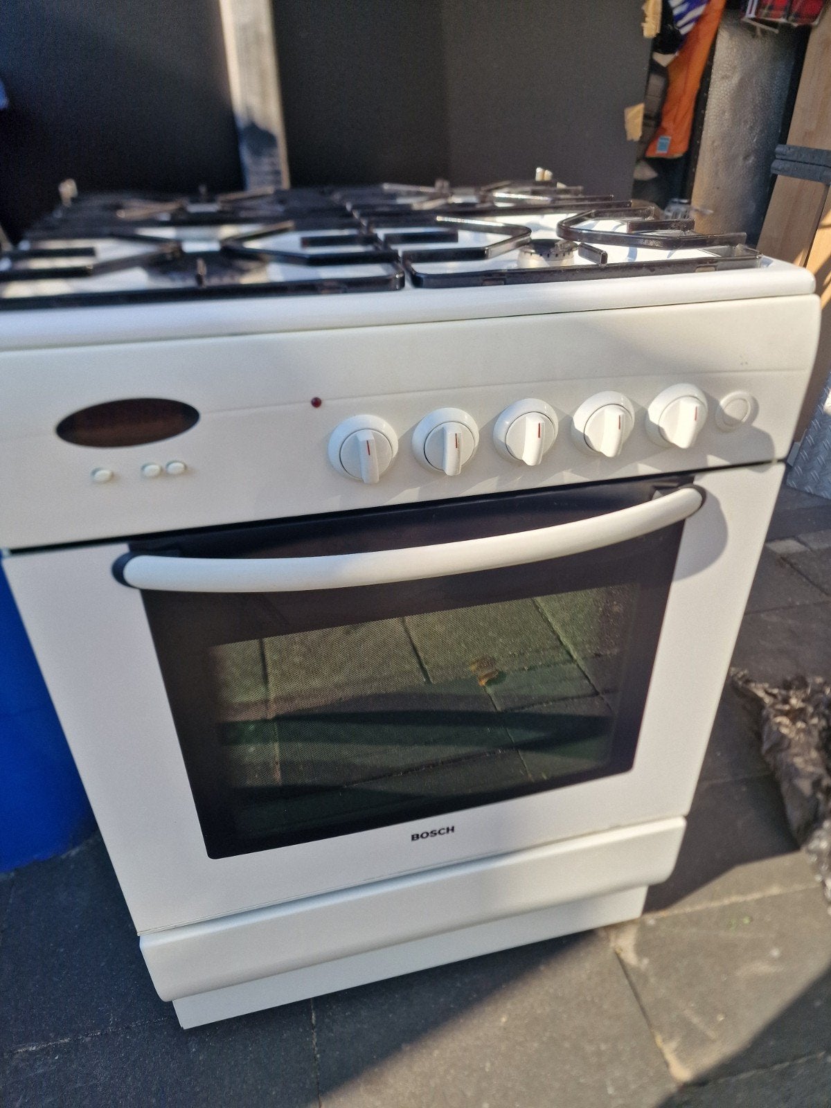 BOSCH GASFORNUIS, Ophalen, Gebruikt, 4 kookzones, Gas