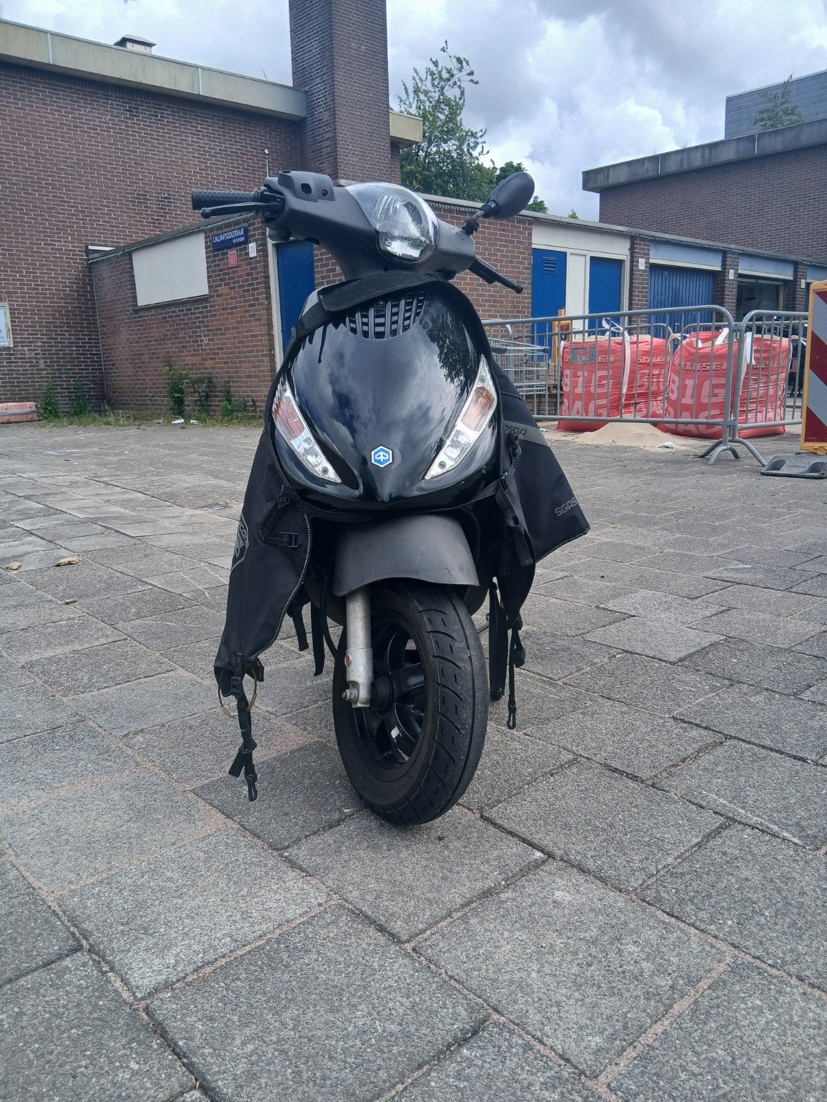 Piaggio zip 4t iget euro5, Fietsen en Brommers, Scooters | SYM, Ophalen