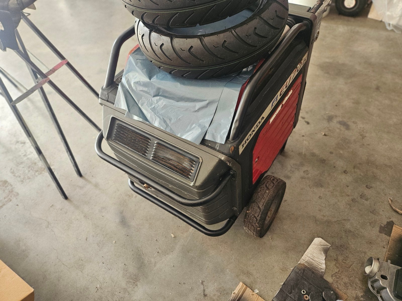 Honda Generator 5500W Continu - Weinig gebruikt, Ophalen, Gebruikt, Benzine, Geluidgedempt