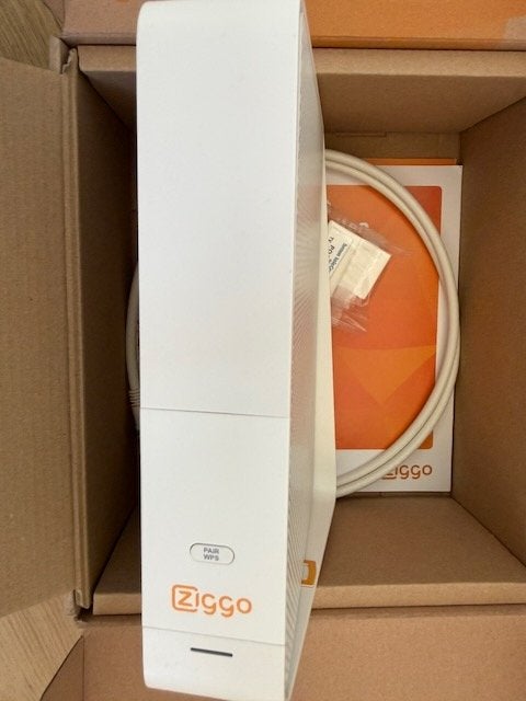 Ziggo Connectbox Router - Ideaal als reserve of vervanging, Ophalen of Verzenden, Zo goed als nieuw, Router met modem, Ziggo