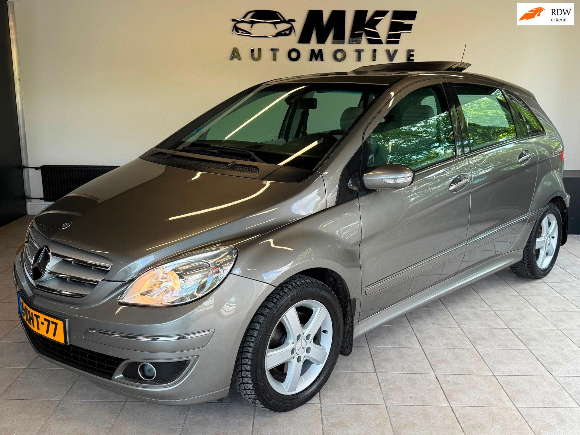Mercedes-Benz B-klasse 200 2006 Grijs Airco/PANO/LMV/KM NAP!, Auto's, 136 pk, Gebruikt, 4 cilinders, 400 kg