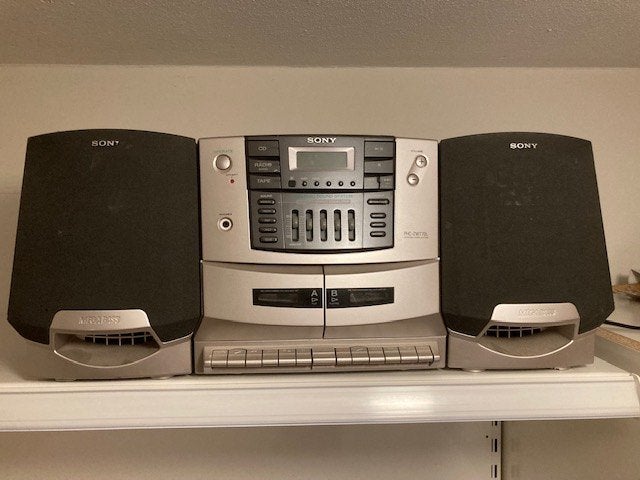 GRATIS Sony draagbare Mega Bass Boombox radio, cd, cassettes, Ophalen, Gebruikt, Radio