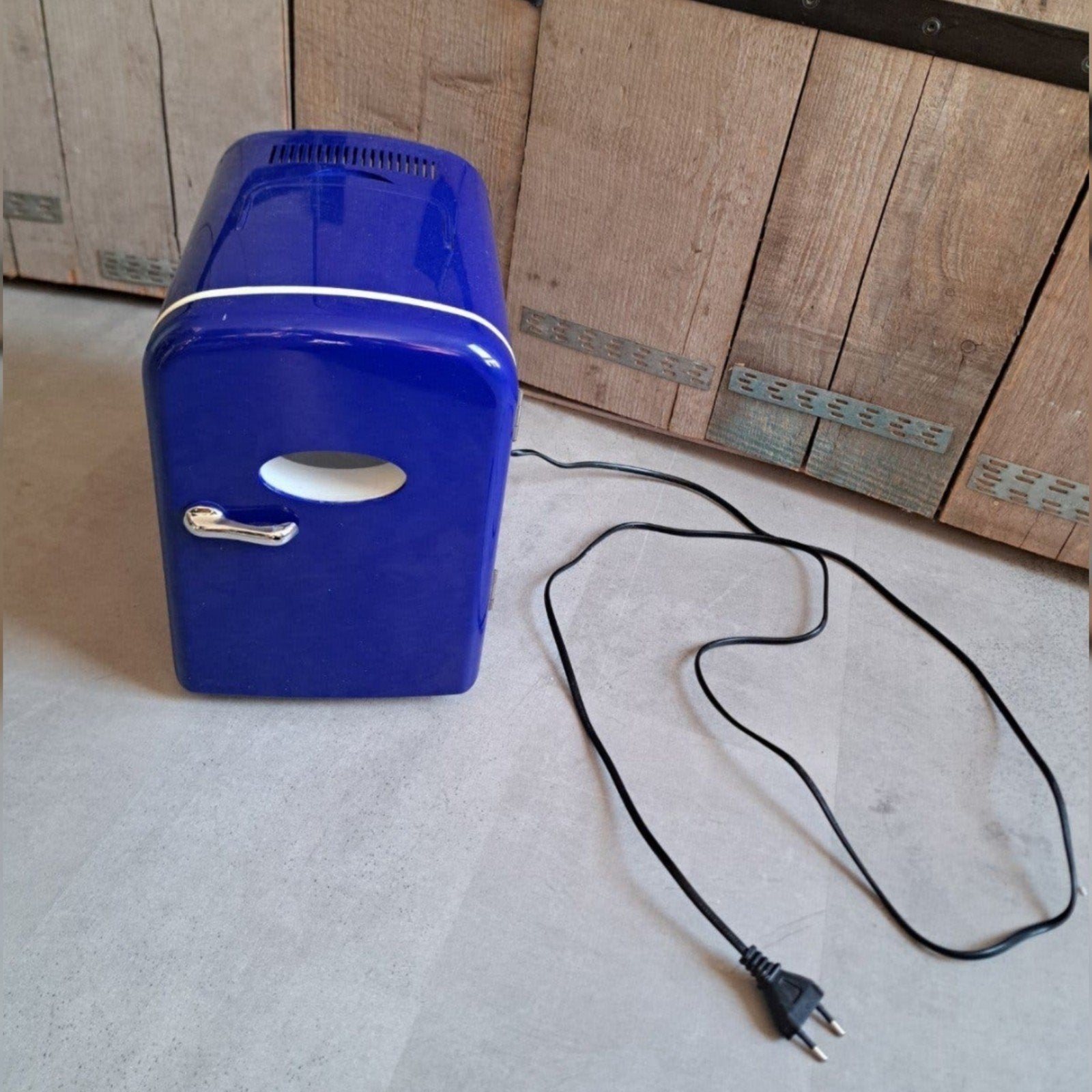 Mini Koelkast - Draagbaar en Compact, Witgoed en Apparatuur, Ophalen, Minder dan 75 liter, Zonder vriesvak, Gebruikt