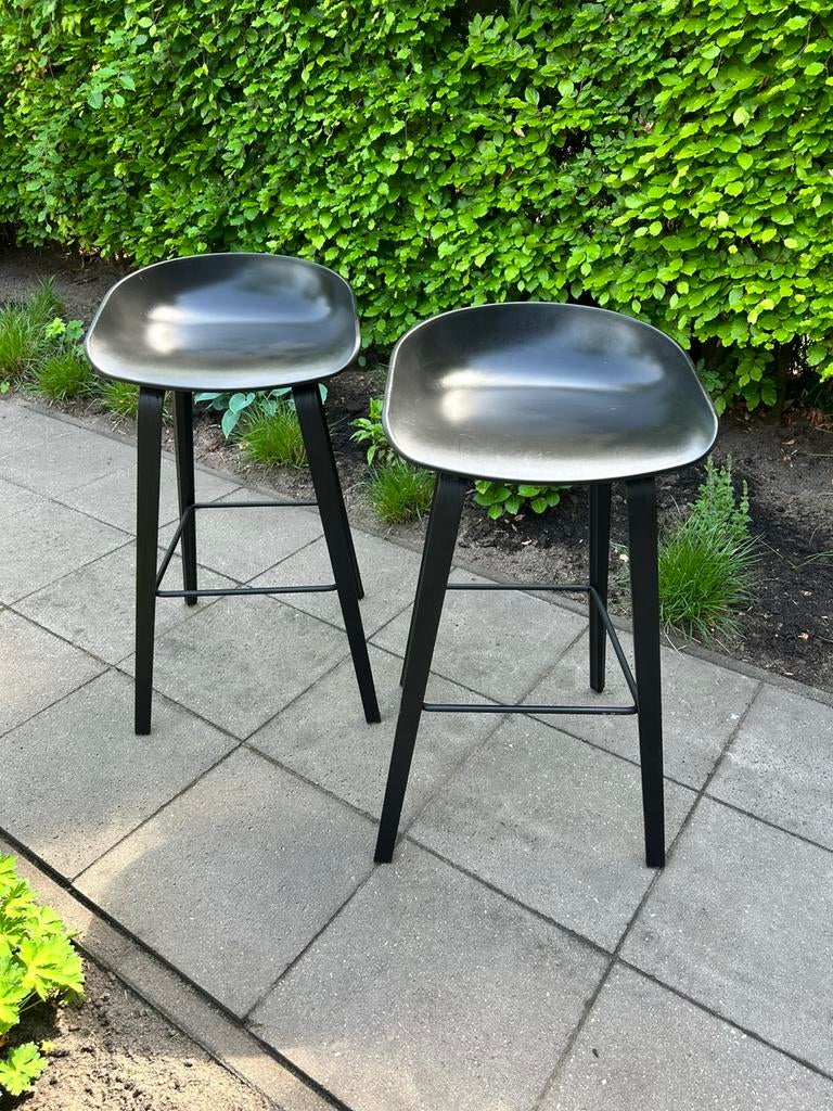 2 x HAY AA32 About a Stool barkrukken zwart 75 cm, Huis en Inrichting, Ophalen, Kunststof, Gebruikt, Met voetsteun