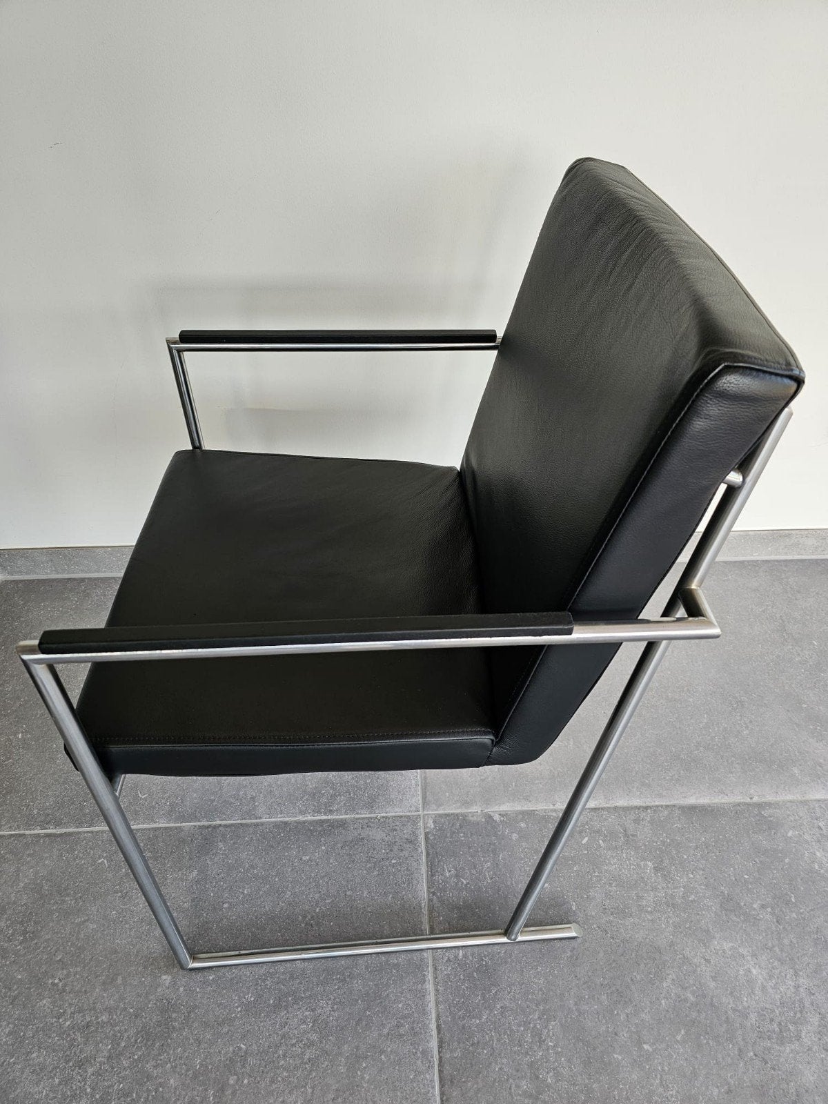 Zes Harvink design stoelen - Zwart leer en metaal, Ophalen, Zwart, Zo goed als nieuw, Vijf, Zes of meer stoelen