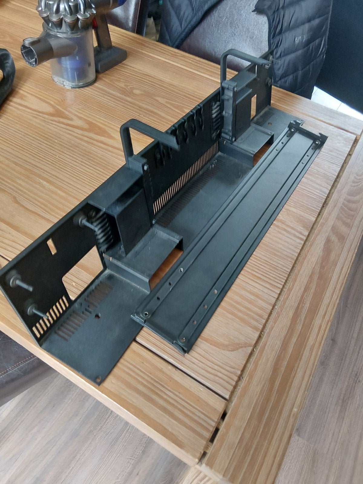Beocenter ophangbeugel voor de 2300 / 2500 / enz., Ophalen of Verzenden, Minder dan 60 watt, Overige merken