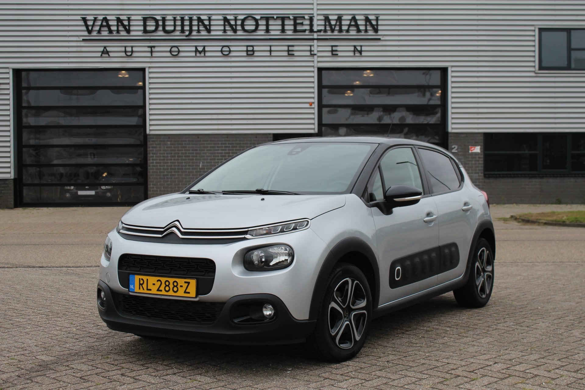 Citroën C3 1.2 PureTech Feel Edition / Carplay / PDC / N.A., Auto's, 1199 cc, Met garantie (alle), 82 pk, 450 kg