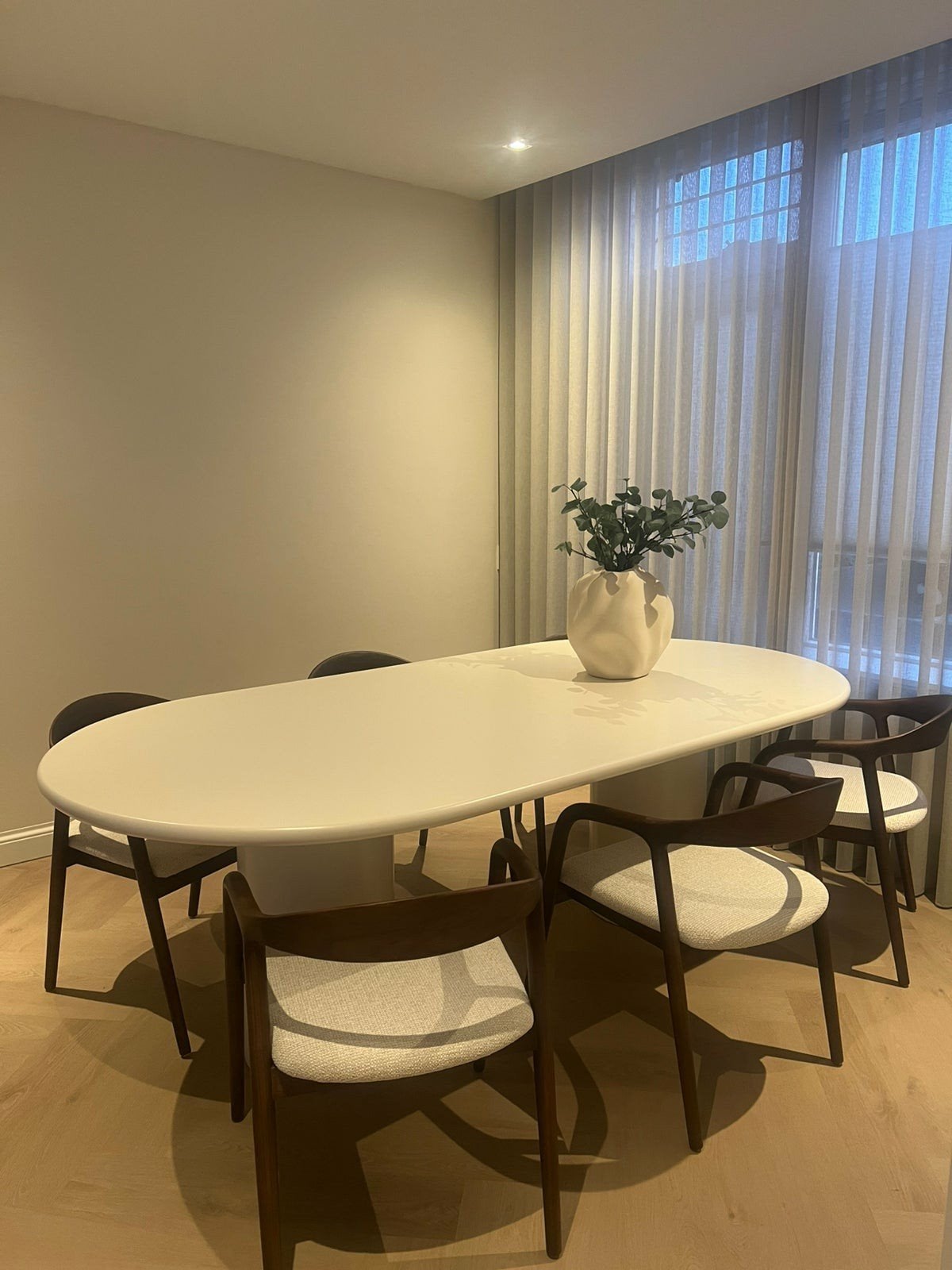 Beton cire tafels - ovaal - rond - organisch - alle kleuren