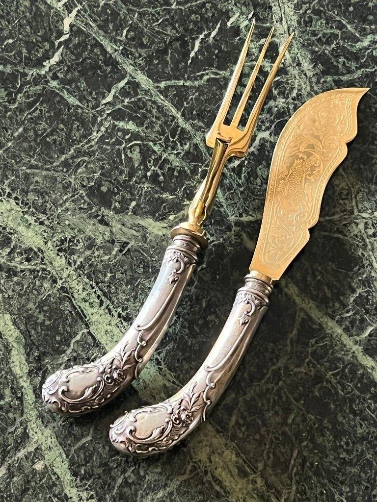 TRANCHEERSET MET PISTOOLHEFTEN IN 3e GEH. ZILVER, Antiek en Kunst, Antiek | Bestek, Verzenden