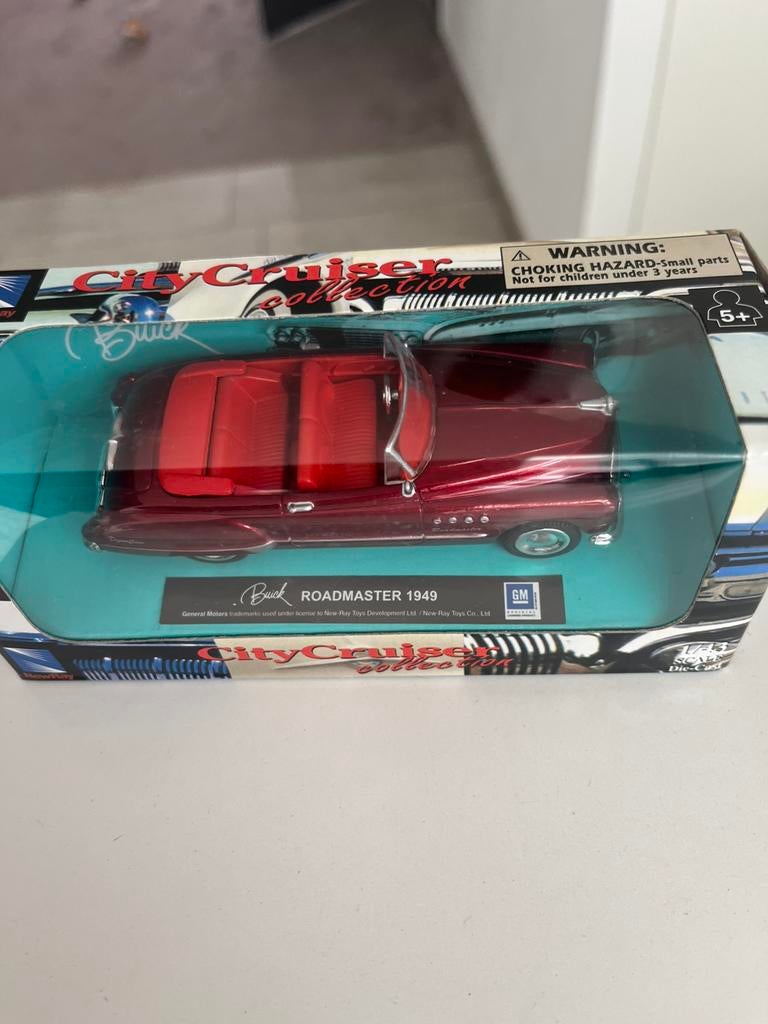 Buick Roadster nieuw in verpakking, Hobby en Vrije tijd, Modelauto's | 1:43, Ophalen, Nieuw, Auto, Overige merken