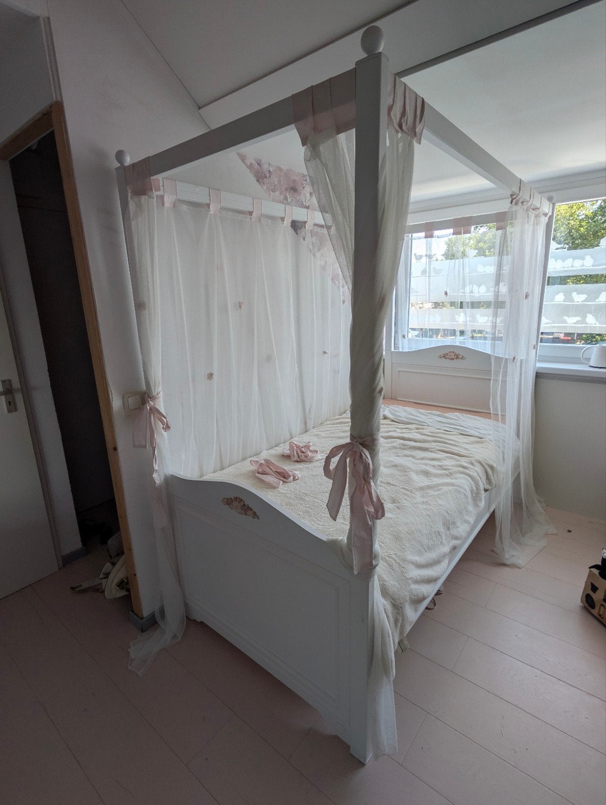 Hemelbed / bed, Ophalen, Verstelbaar, Eenpersoons, Wit