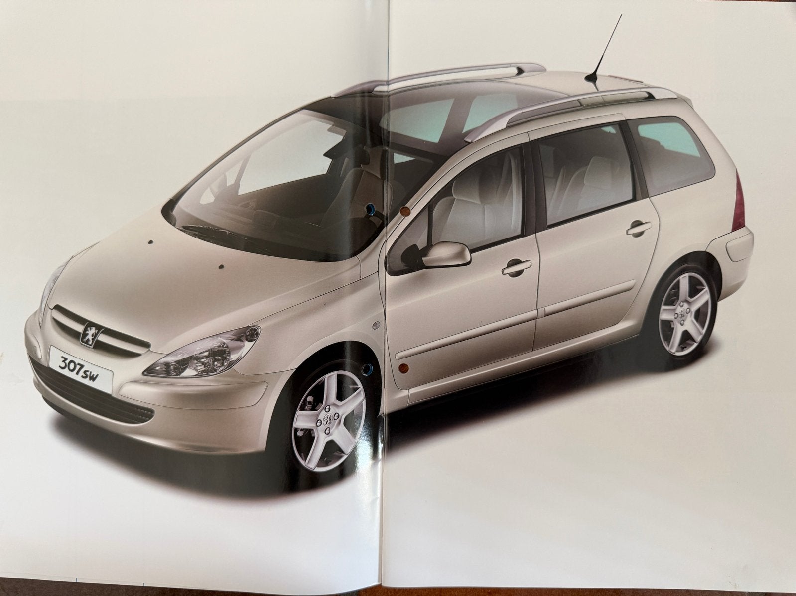 Peugeot 307 SW (2004) verkoopbrochures, Ophalen of Verzenden, Gelezen, Peugeot