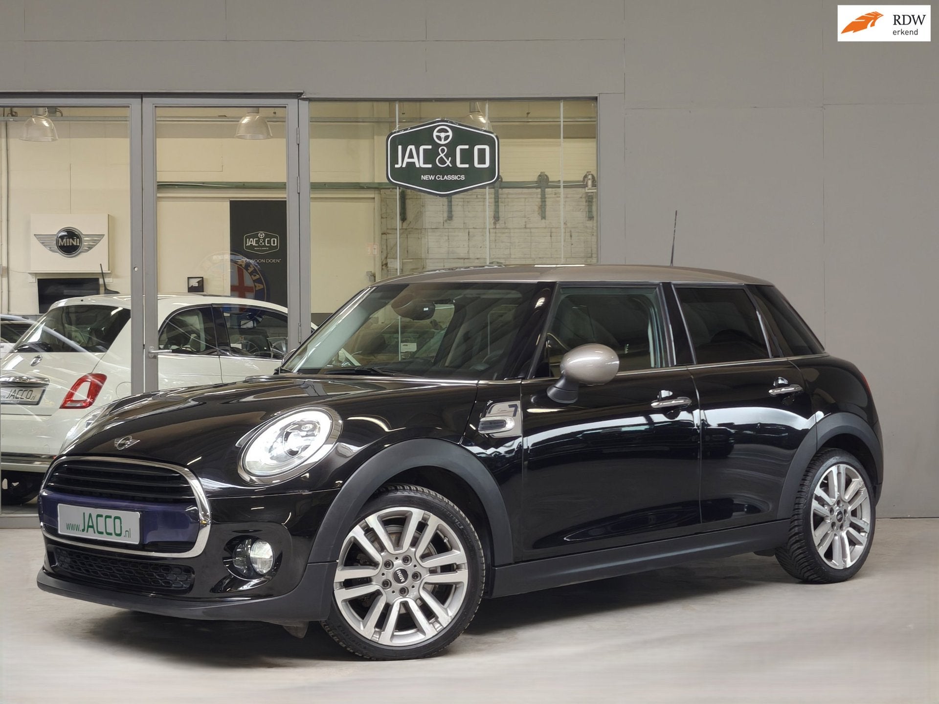 Mini 5-Deurs 1.5 Cooper SEVEN Apple Carplay, Auto's, Mini, 136 pk, Zwart, Zwart, Origineel Nederlands