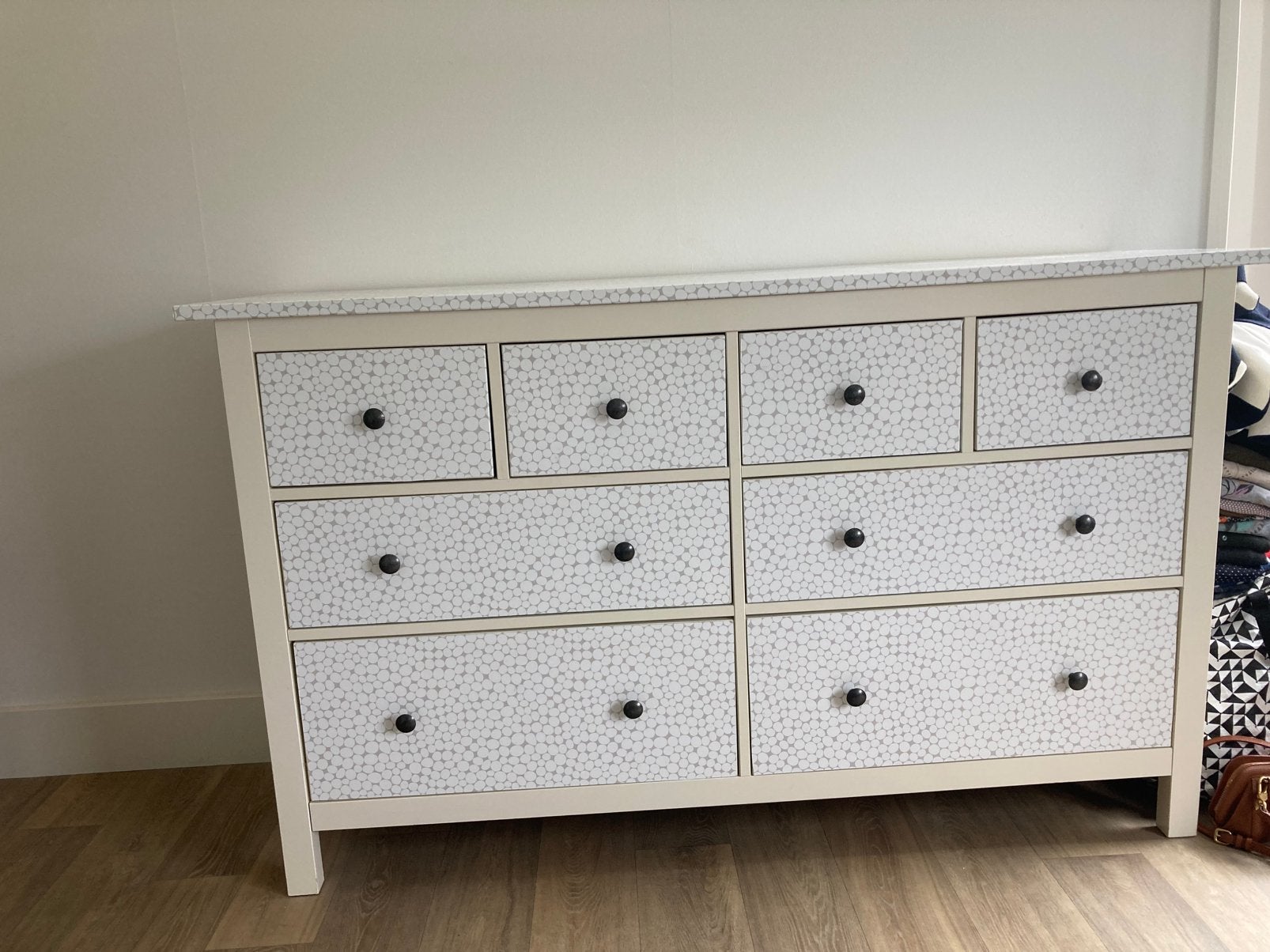 Ikea Hemnes ladekast gewrapped, Huis en Inrichting, Kasten | Ladekasten, Ophalen, Gebruikt, 5 laden of meer, 150 tot 200 cm