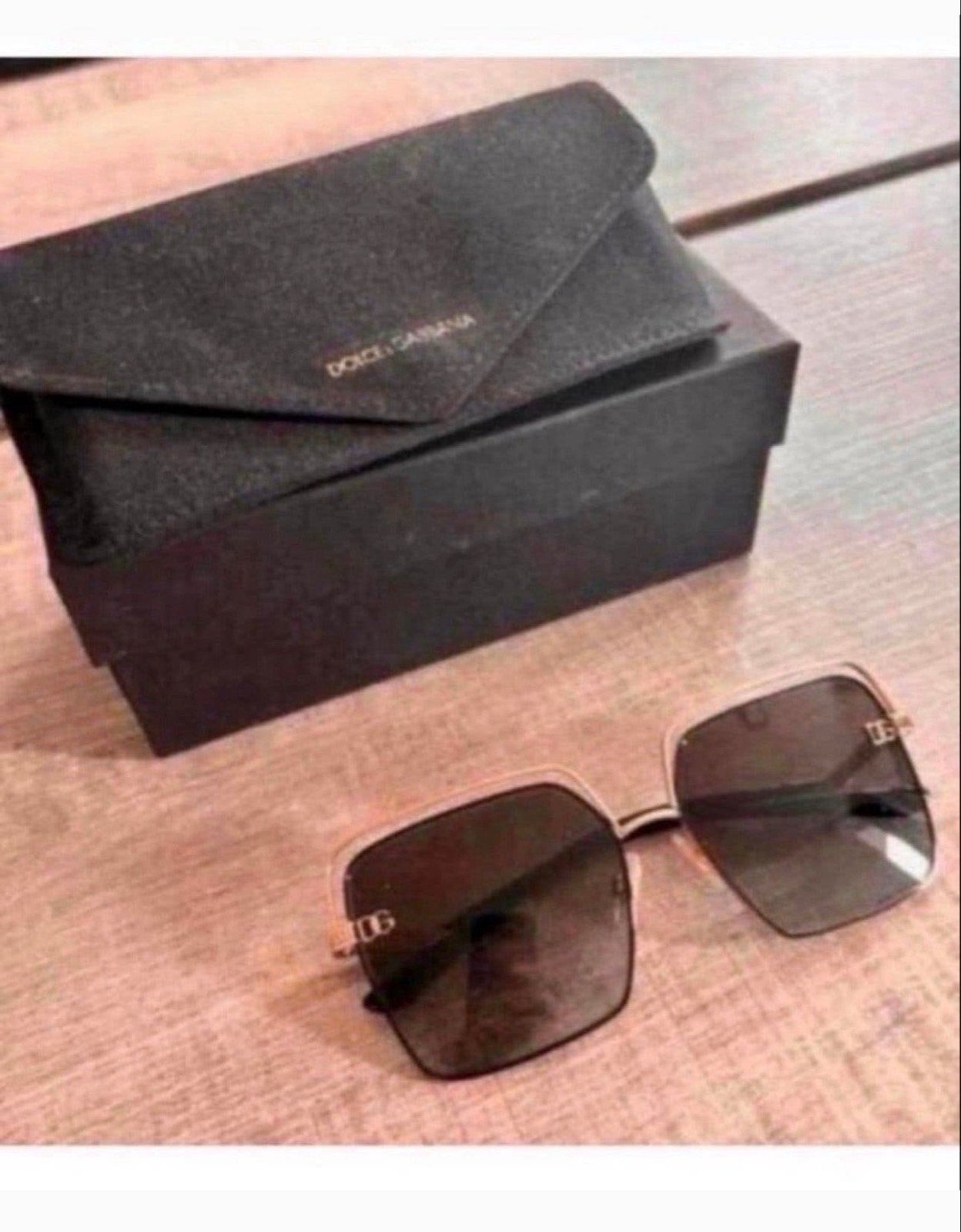 Gloednieuwe Dolce & Gabbana zonnebril met doos en etui, Sieraden, Tassen en Uiterlijk, Ophalen of Verzenden, Nieuw, Zonnebril