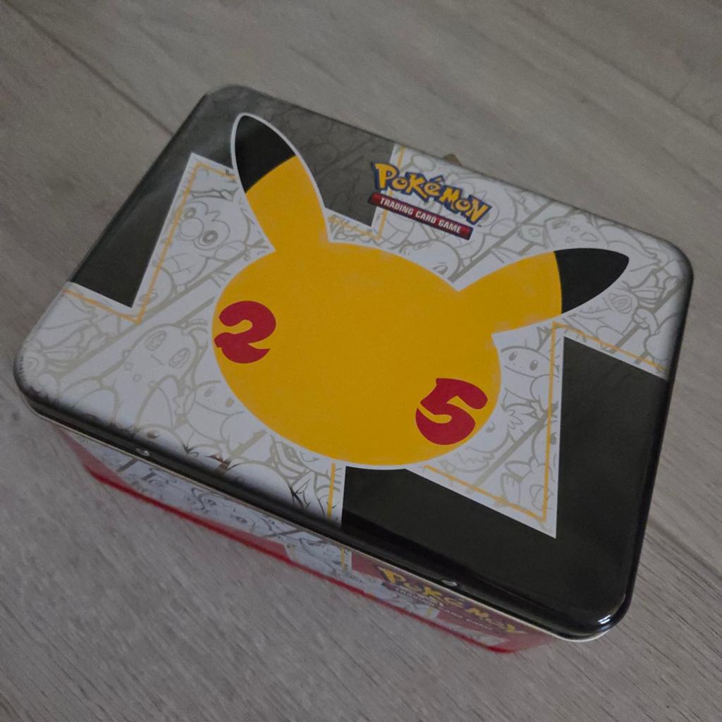 Pokémon 25th Anniversary Collector's Chest Tin, Ophalen of Verzenden, Zo goed als nieuw, Overige typen