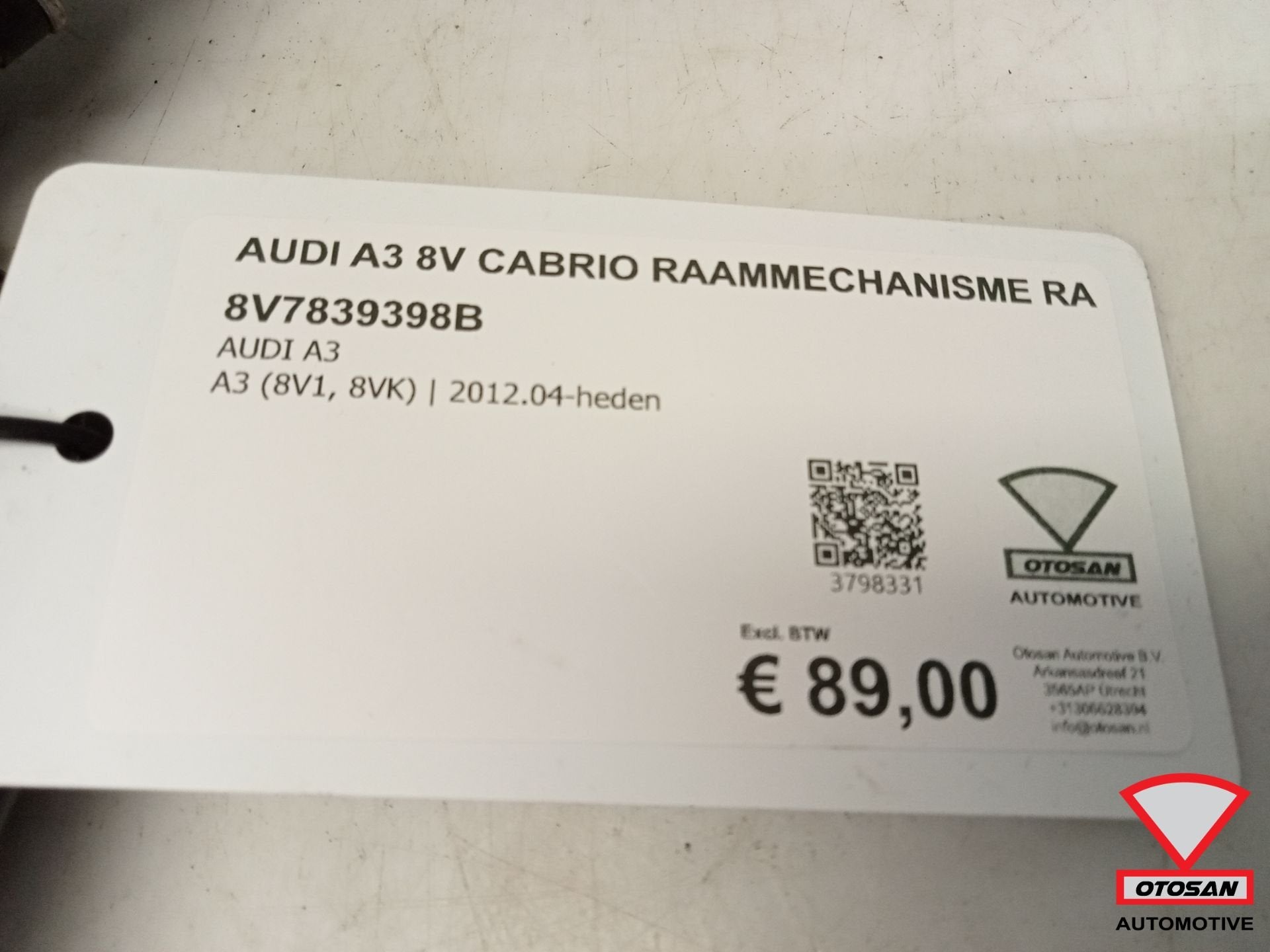 Audi A3 8V Cabrio Raammechanisme Rechts Achter 8V7839398B, Auto-onderdelen, Gebruikt, AUDI AG, Auto-Union-Strasse 1
85045  Ingolstadt, DE