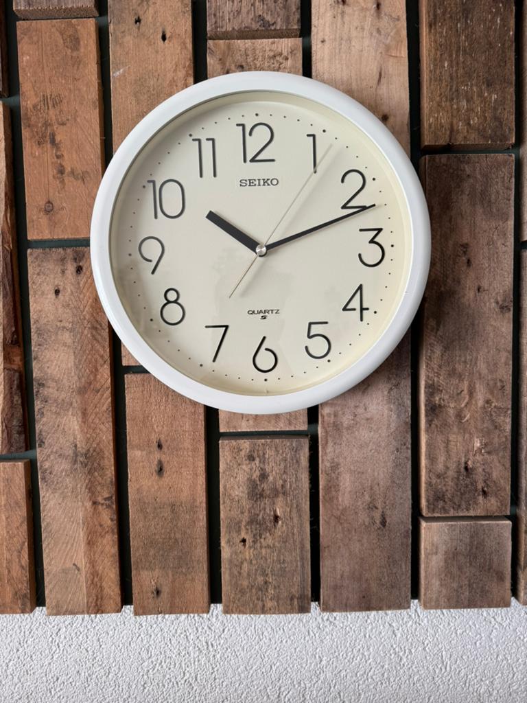 Seiko wandklok, Huis en Inrichting, Woonaccessoires | Klokken, Ophalen of Verzenden, Zo goed als nieuw, Wandklok