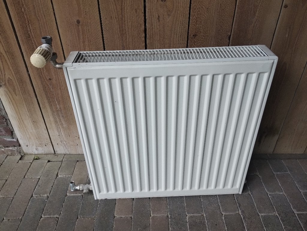 Thermrad Super 8 radiator 60x60 cm met thermostaatkraan, Ophalen, 30 tot 80 cm, Radiator, Zo goed als nieuw