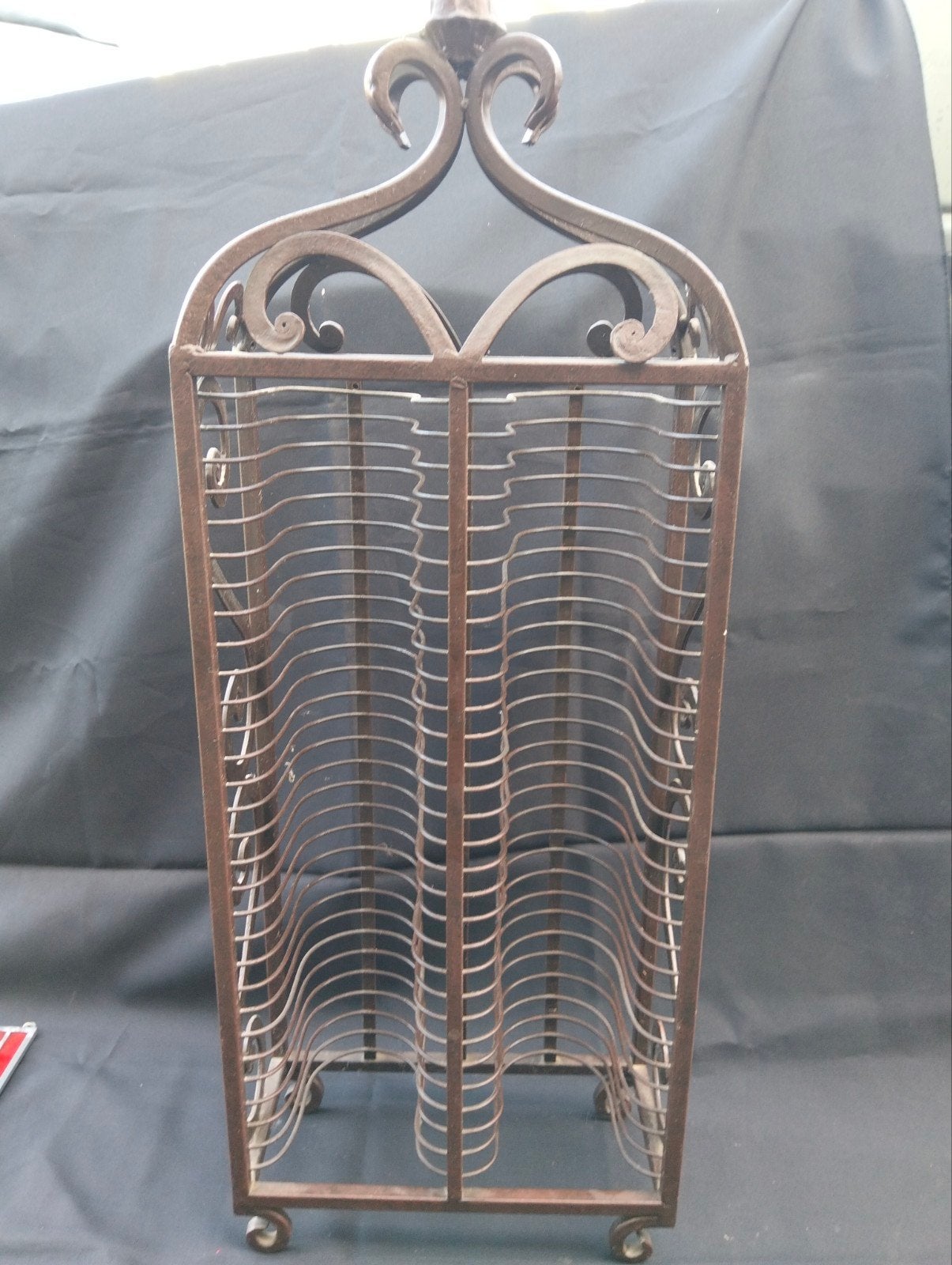 vintage smeedijzer Metalen CD/DVD rek 80cm, Gebruikt, 75 tot 150 discs, Ophalen of Verzenden, Metaal