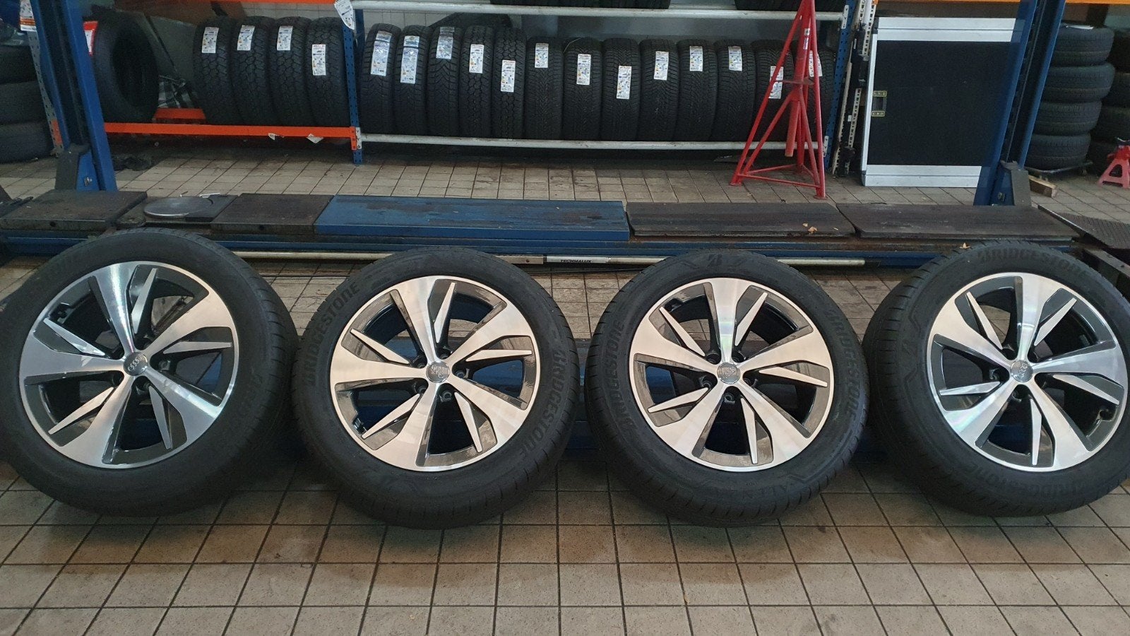 Audi e-tron GE Q8 e-tron 20inch velgen Bridgestone Zomer Ba, Auto-onderdelen, Ophalen, 255 mm, Banden en Velgen, Nieuw