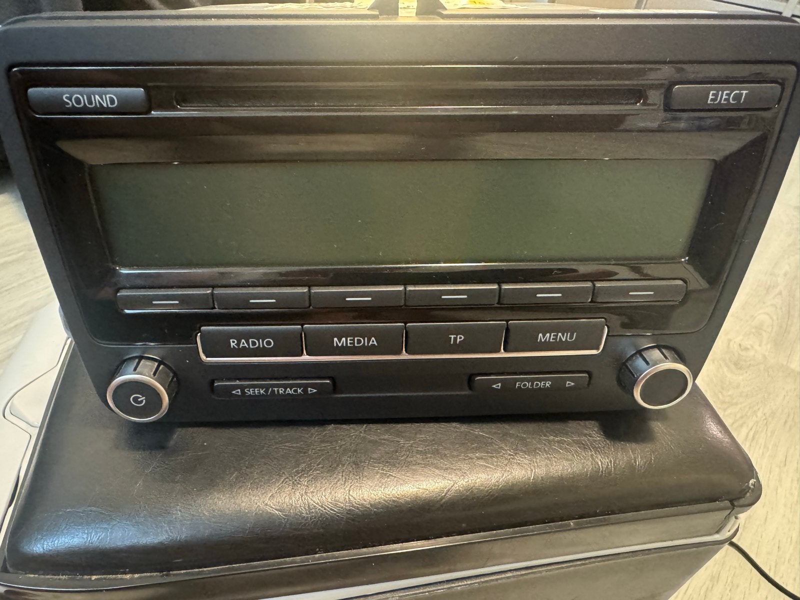 VW Radio RCD 310 - Origineel Volkswagen Autoradio, Auto diversen, Ophalen, Zo goed als nieuw