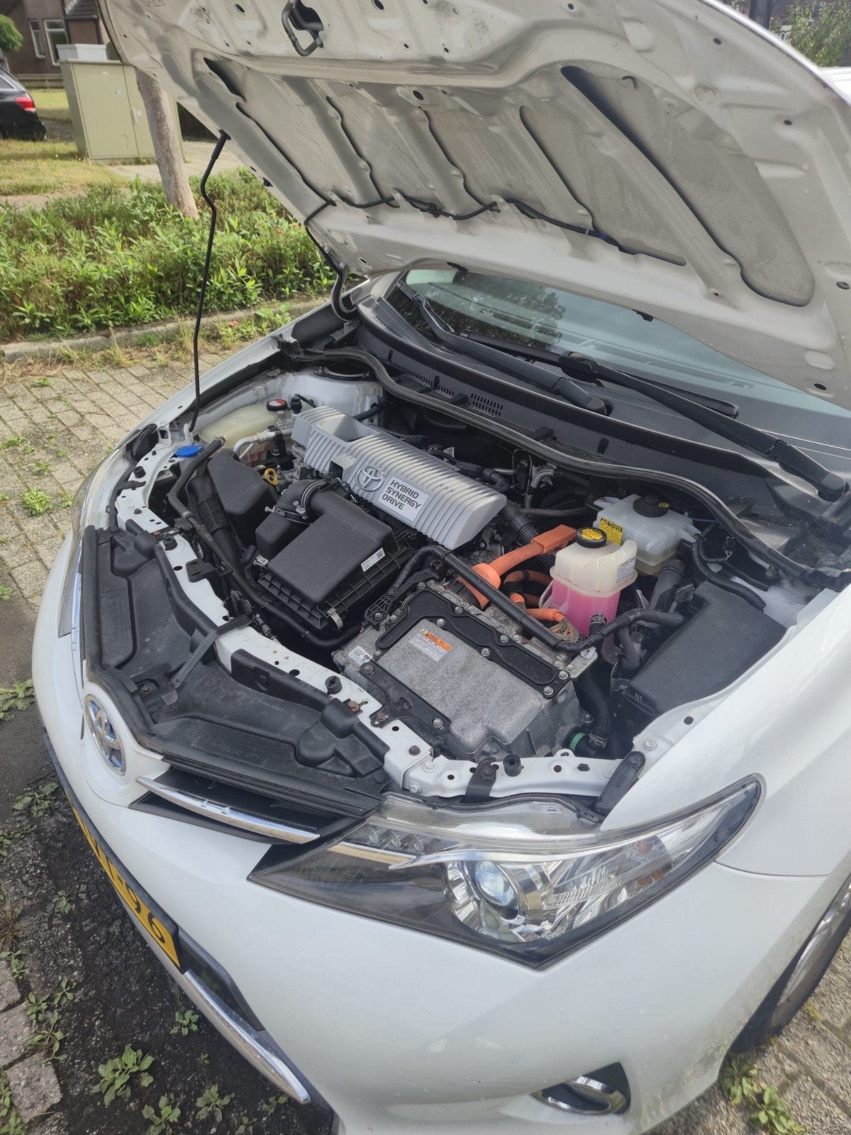 Toyota Auris 1.8 Hybrid 73KW 5D 2014 Wit, Euro 5, LED verlichting, 4 cilinders, Wit