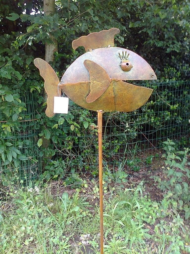 Mooie, grote Vis tuinsteker, tuinprikker, bruin groen, Tuin en Terras, Ophalen of Verzenden, Nieuw, Metaal, Dierenbeeld