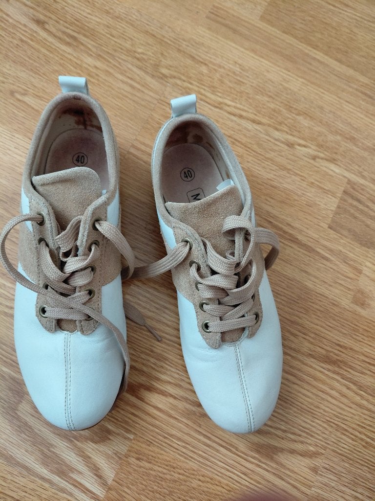 Miles instappers, maat 40, wit/beige, leer, zeer goede staat, Verzenden, Miles, Gedragen, Wit