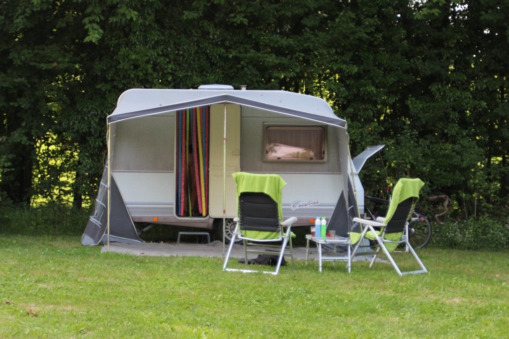 Leuke kleine Dethleffs caravan, Schokbreker, Treinzit, Tot en met 3, Particulier