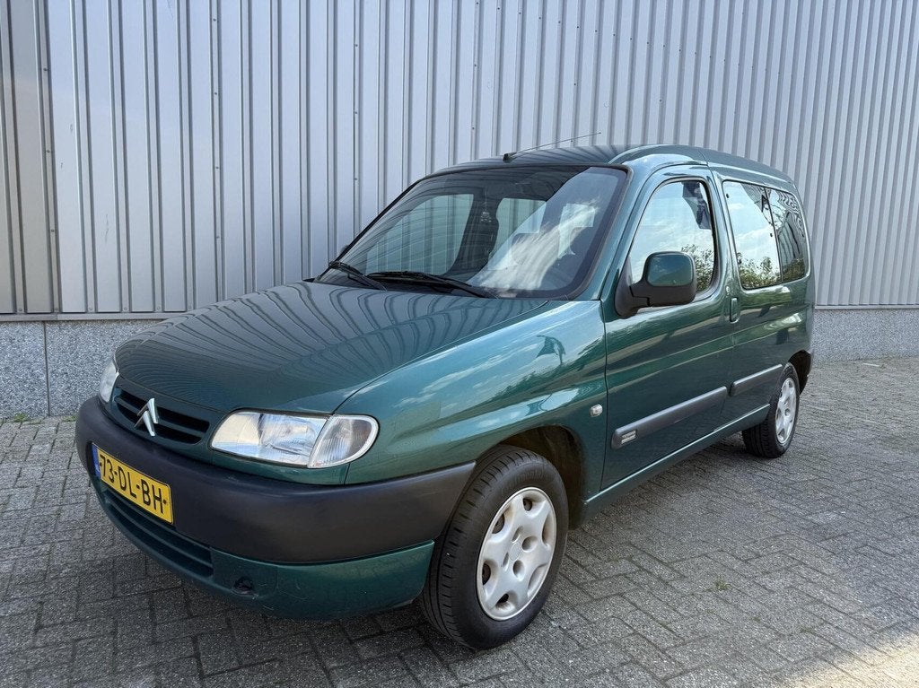 Citroen Berlingo combi 1.4i benzine Trekhaak, 4 cilinders, 49 €/maand, 600 kg, 75 pk