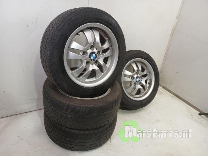 Velgen set + winterbanden van een BMW 3-Serie, Gebruikt, -, -, Ophalen of Verzenden