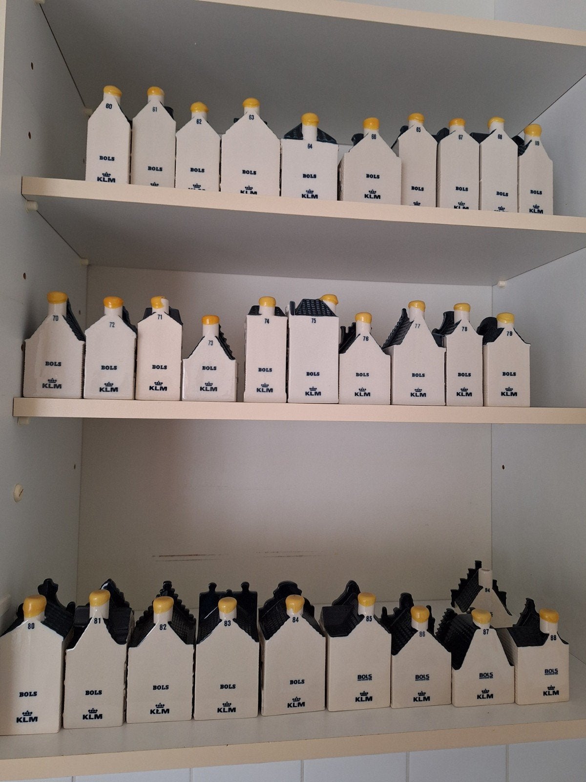 KLM huisjes, Ophalen