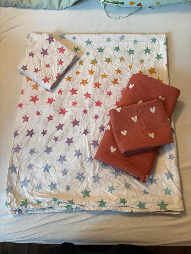 Complete meegroeibed set: bed, matras & beddengoed, Huis en Inrichting, Slaapkamer | Beddengoed, Ophalen, Overige typen, Zo goed als nieuw