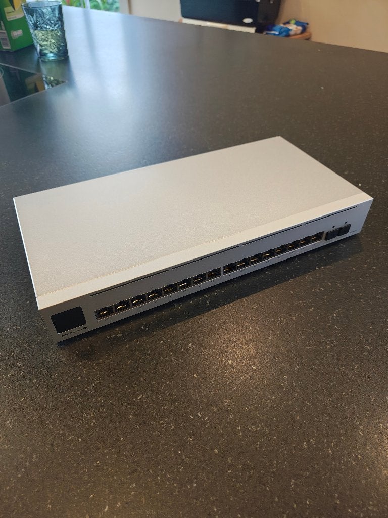 Ubiquiti USW Pro Max 16 PoE, Ophalen of Verzenden, Zo goed als nieuw