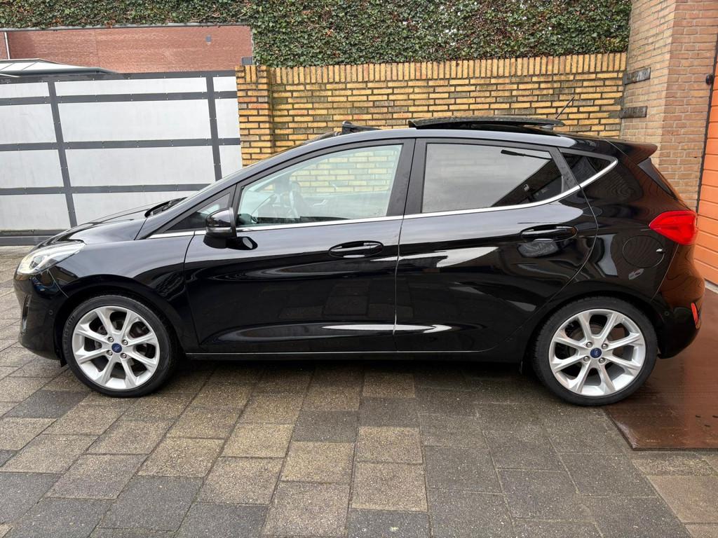 Ford Fiesta 1.0 EcoBoost Titanium / Panoramadak!, Auto's, Ford, Voorwielaandrijving, 1063 kg, Gebruikt, Euro 6