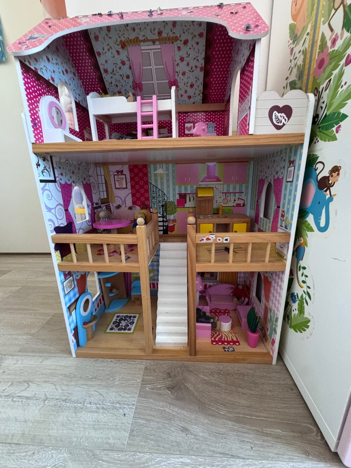 Groot houten poppenhuis met meubels en accessoires, Ophalen, Gebruikt, Overige typen