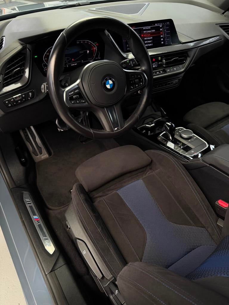 BMW 1-serie 120i M-Pakket CarPlay Camera, 1998 cc, 730 kg, Gebruikt, Zwart