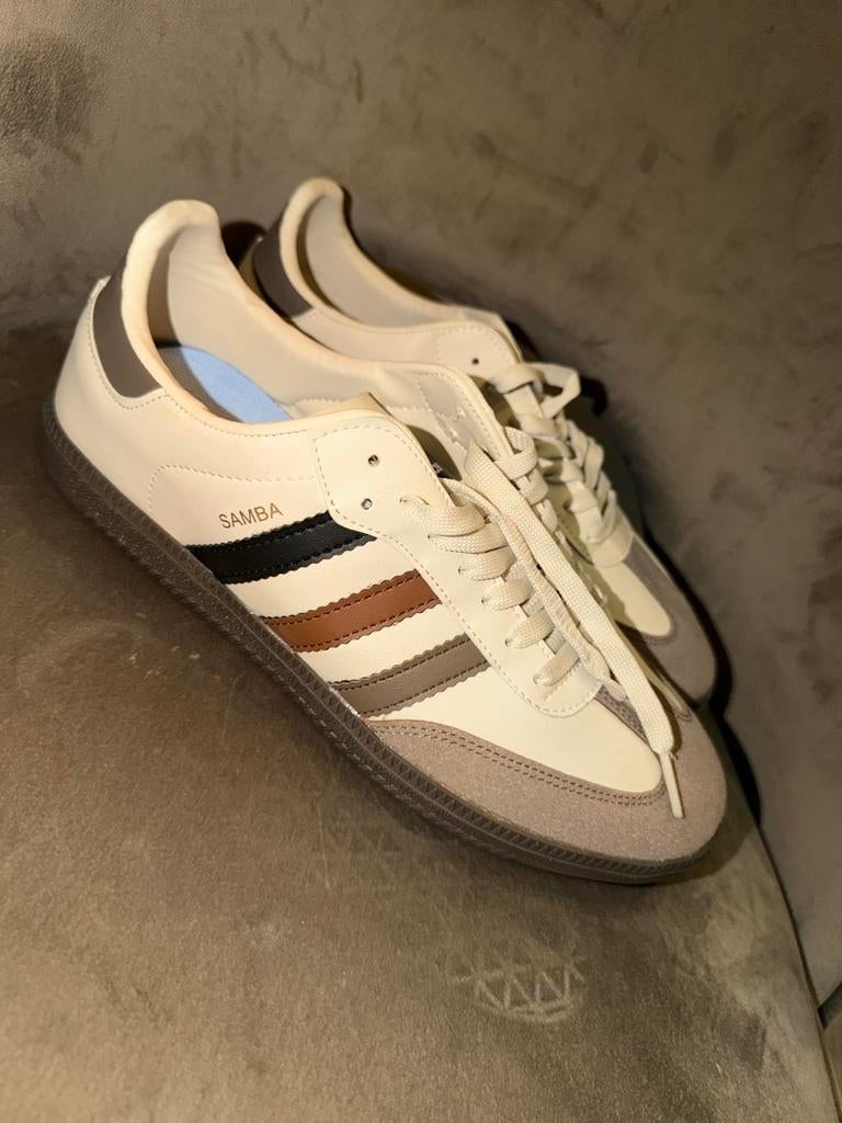 Adidas Samba OG sneakers - Zo goed als nieuw, Kleding | Dames, Schoenen, Ophalen of Verzenden, Zo goed als nieuw, Beige, Sneakers of Gympen